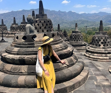 Yogyakarta: Borobudur ClimbUp, Prambanan tour & toegangsbewijs