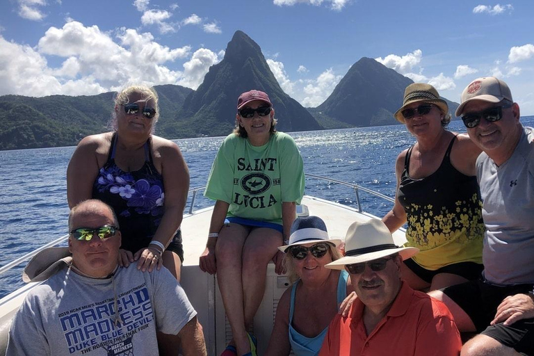 St. Lucia: Private Bootstour nach SoufriereHalbtags 25&#039; Schnellboot &quot;Israel King&quot;