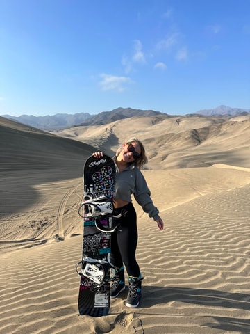 Lima: Sandboarding and Jeep Tour