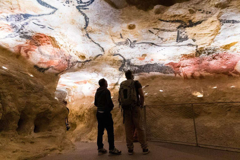 From Bordeaux: Full-Day Tour of Lascaux, Sarlat & Dordogne Valley From Bordeaux: A Day in Lascaux, Sarlat & the Dordogne Valley
