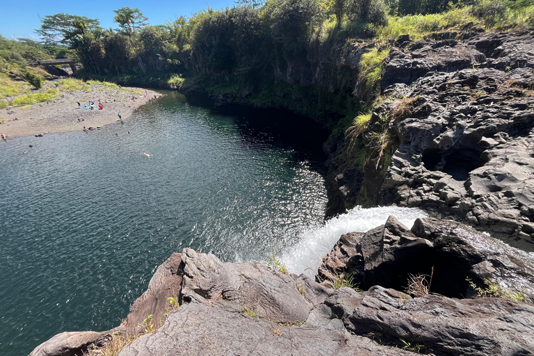 Hilo: Waterfall Hike and Swim with Native Hawaiian