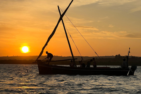 KILIFI: WATAMU: REJS DHOW O ZACHODZIE SŁOŃCAREJS DHOW O ZACHODZIE SŁOŃCA