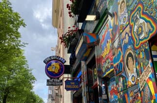 Amsterdam enthüllt: Rotlichtbezirk, Coffeeshop & alte Kneipe