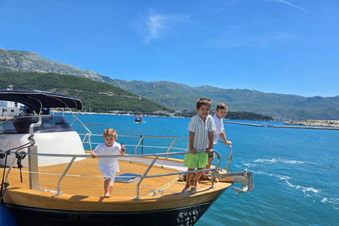 Budva Luxury Private Boat Tour with Snorkeling and SUP Budva: Private Traditional Boat Tour with Snorkeling and SUP