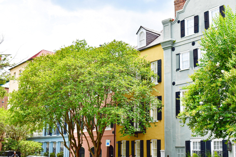 Charleston: Hidden Alleyways Walking Tour with Museum Ticket Charleston: Hidden Passages Walking Tour with Museum Ticket