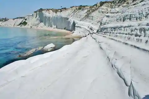 Auto/Minivan da Siracusa ad Agrigento e Scala dei Turchi
