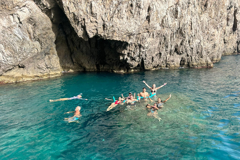 Depuis Sorrente : Excursion d&#039;une journée sur la côte amalfitaine en bateauDepuis Sorrente : journée en bateau sur la côte amalfitaine