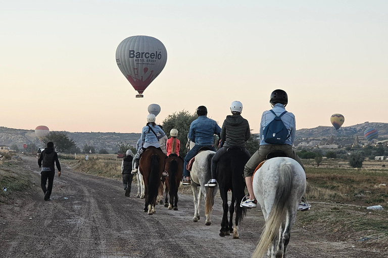 Reiten Erlebe die wunderschönen Täler von KappadokienPferde Tour - Kappadokien Reiten 1 Stunde