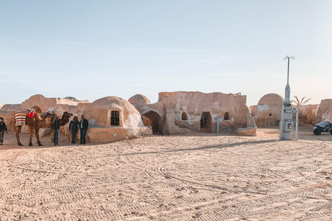 From Djerba: 2-Day Tozeur & Sahara Tour , Oasis & Star Wars