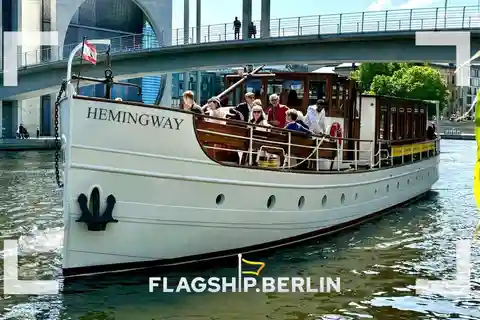 Berlin: 1-stündige Boutique-Kreuzfahrt auf der historischen HEMINGWAY