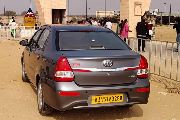 De Jaisalmer: Traslado particular de ida para Udaipur em carro AC