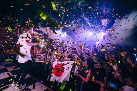 Tokio: One Night in Exclusive Rooftops and Clubs of Japón