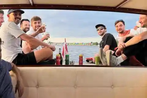 Riga: Private 1-stündige Bootstour mit lettischem Bier und Snacks