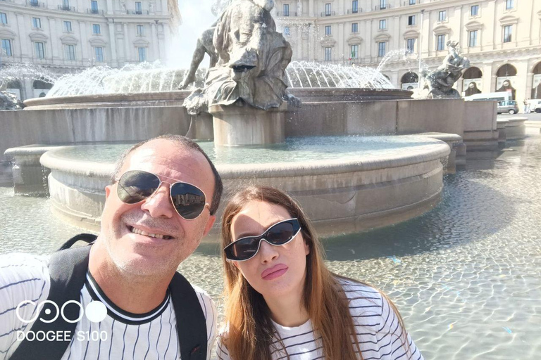 Roma: tour in golf cart con servizio di prelievo in hotelRoma: tour serali privati in golf cart nel centro della città