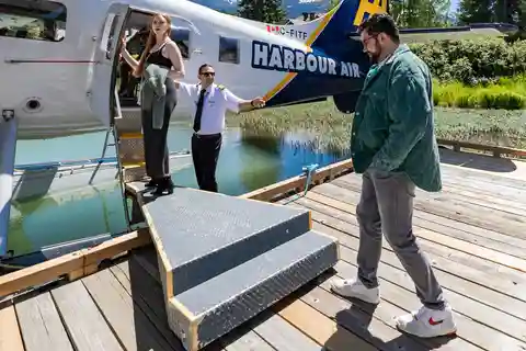 ウィスラーバレー：水上飛行機による遊覧飛行