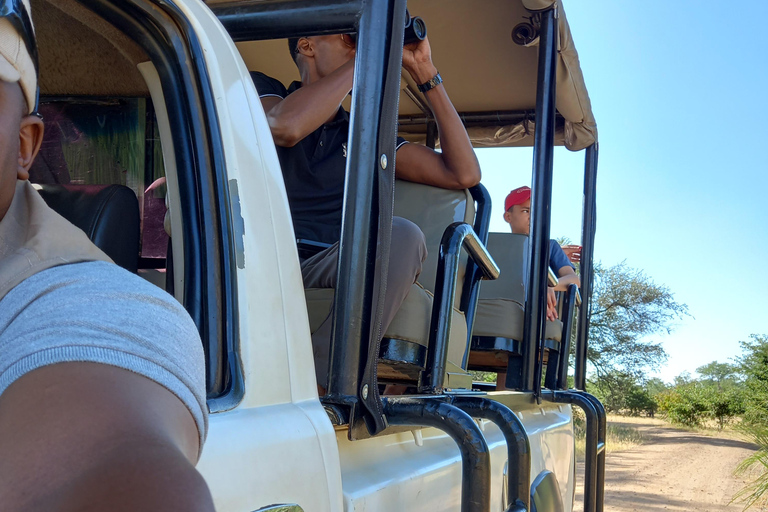 Livingstone: Mosi-oa-Tunya Park Safari and Zipline Tour