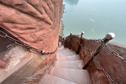 Close to Chengdu: Leshan Giant Buddha & Tasty Local Eats
