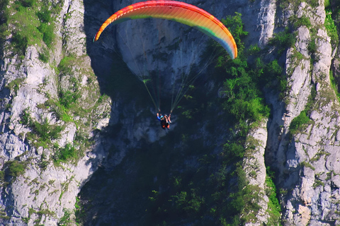 Baku: Experiência de parapente sobre a montanha Beshbarmag