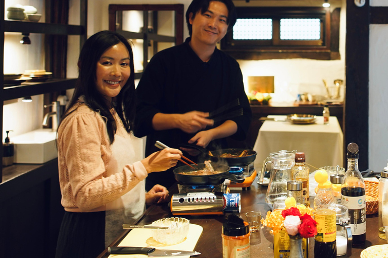 Clase de cocina Royal Seoul en un hanok centenarioClase de cocina real de Seúl en una casa tradicional hanok de 100 años de antigüedad