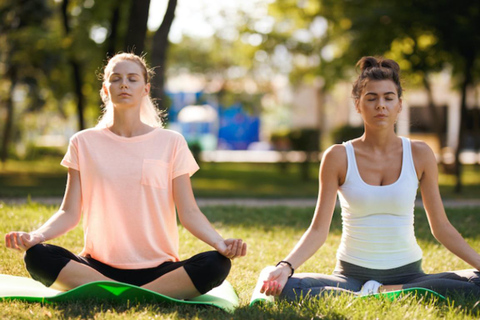 Benessere e cultura per donne: yoga, henné e cucina di Jaipur