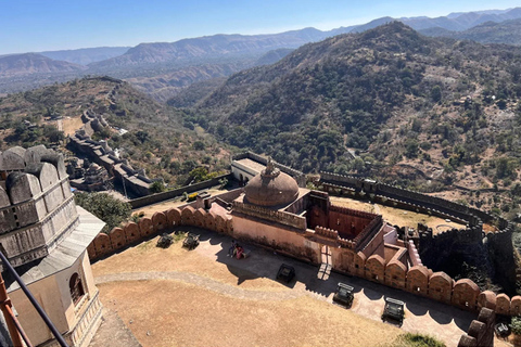 Kumbhalgarh Fort tour with english speaking guide Tour with Udaipur Pickup Drop