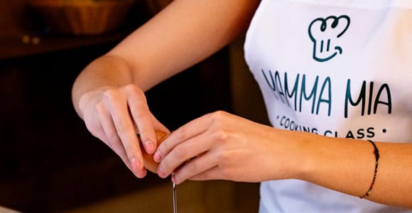 Florence: Pasta and Tiramisu Class with Unlimited Wine