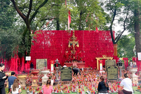 Vientiane: 9 Sacred Temples Guided Tour with Blessings