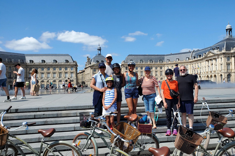 Bordeaux: Tour guiado de bicicletaGuia de turismo em inglês