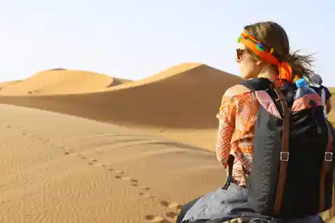 Douz : Balade à dos de chameau dans le désert du Sahara avec transferts à l'hôtel
