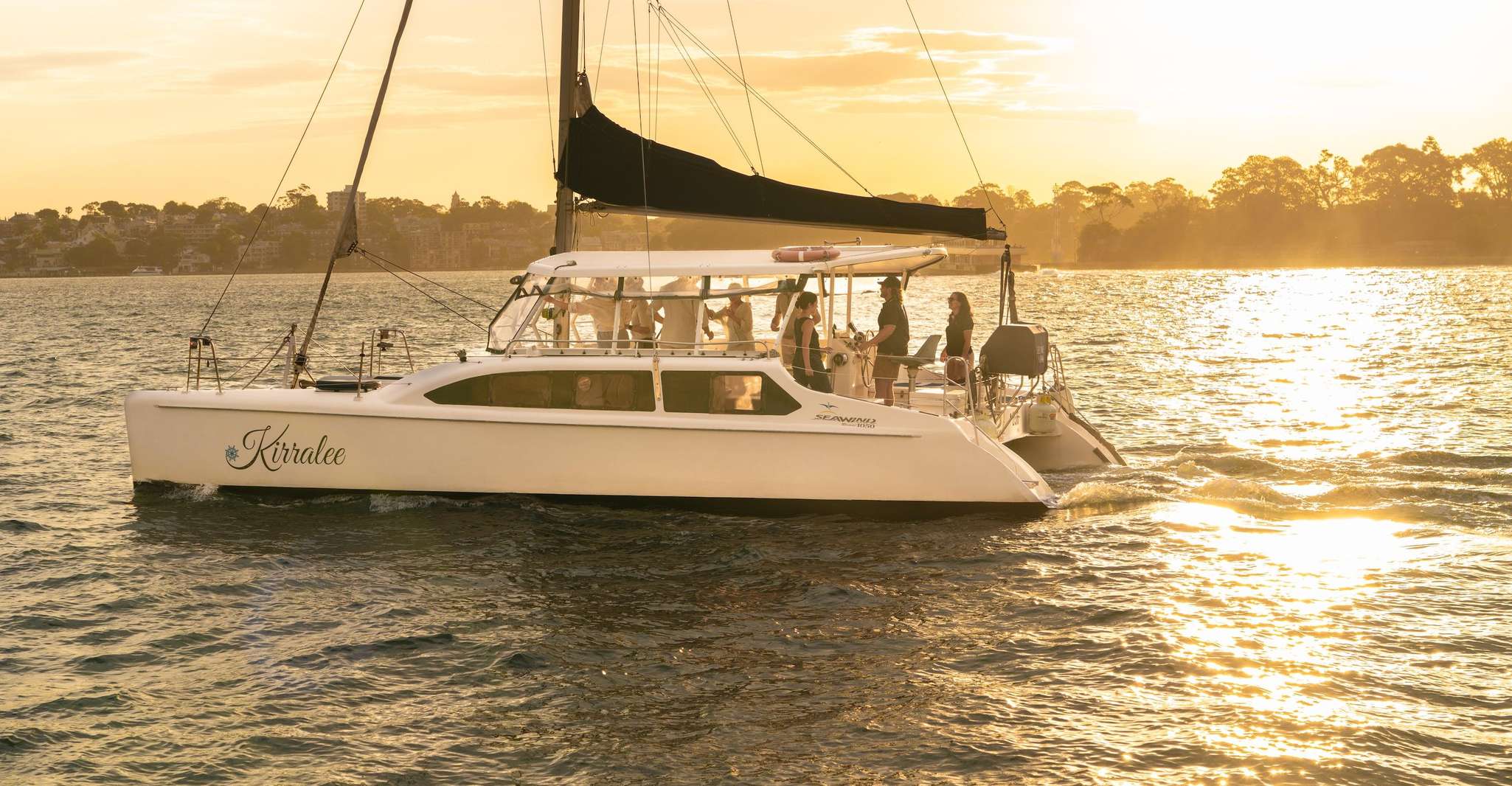 Sydney Harbour: Sunset Catamaran Cruise