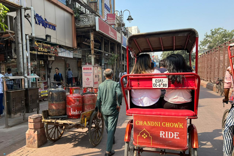 Visite privée de la vieille et de la nouvelle ville de Delhi - 4 à 8 heuresJournée complète - Old and New Delhi - 8 heures (sans entrées)