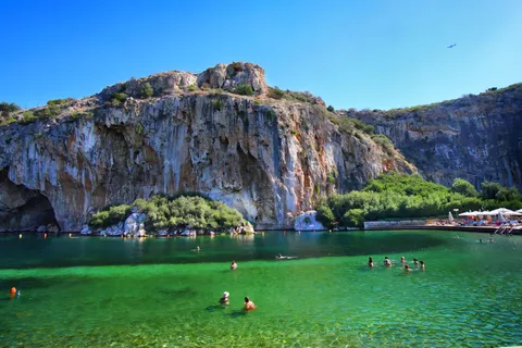 From Athens: Lake Vouliagmeni Spa & Temple of Poseidon Tour