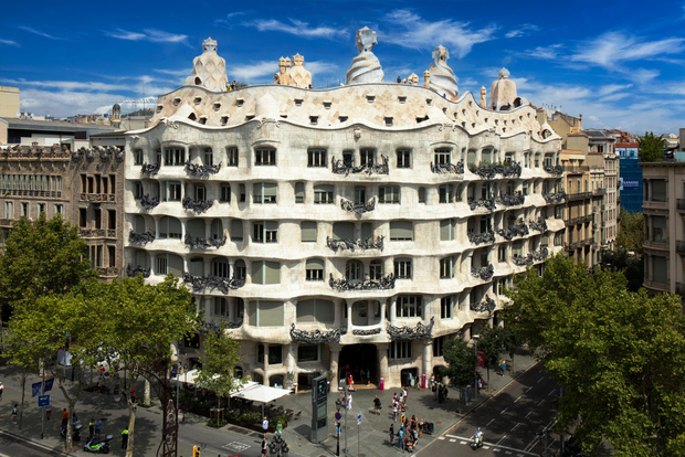 Barcelona: Biljett till La Pedrera-Casa Milà med möjlighet till ljudguide