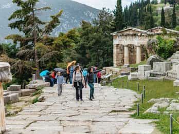 Delphi Orakel und Antikes Korinth Tagestour.