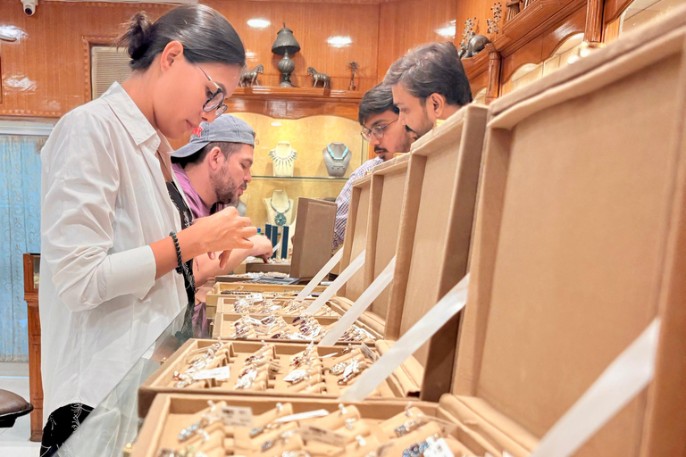 斋浦尔：购物之旅，体验蓝色诗歌和印刷工坊嘟嘟车私人观光，含讲英语的司机