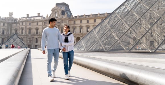 Paris: Louvre-Fotoshooting oder Seine-Brücken-Eiffelturm-Spaziergang