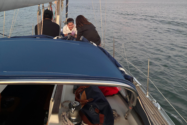 Sunset aboard a sailboat in Lisbon! Sunset aboard a sailing boat in Lisbon!
