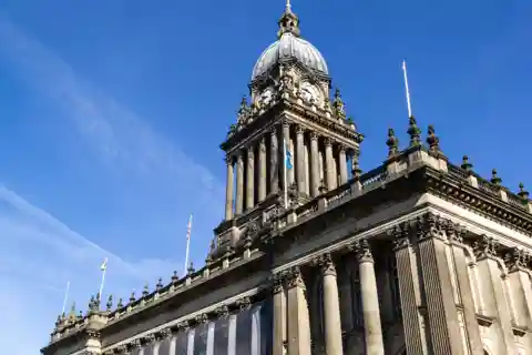 Leeds: Express Walk with a Local