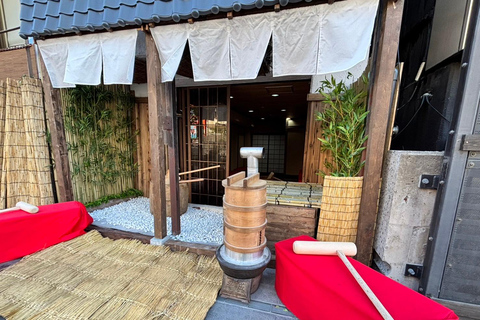 Osaka : Expérience de pilage traditionnel de Mochi avec dégustation