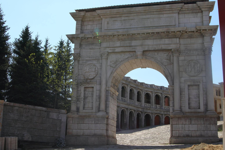 索菲亚：Nu Boyana Film Studios 导览游索菲亚：努博亚纳电影制片厂导览之旅