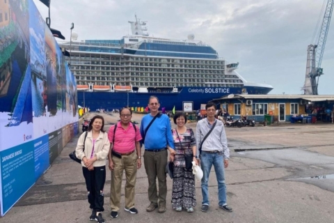 Chan May Hafen zur Kaiserstadt Hue mit dem Privatwagen