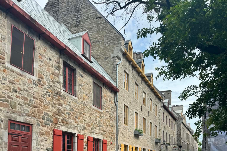 Quebec City: Guided Walking Tour with Rooftop Wine