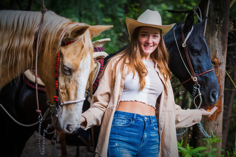 LA MEILLEURE ÉQUITATION AVEC DES COW-BOYS PROFESSIONNELS