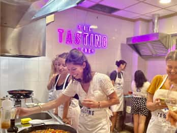 Alicante Paella Cooking Class, Tapas, Drinks and Market
