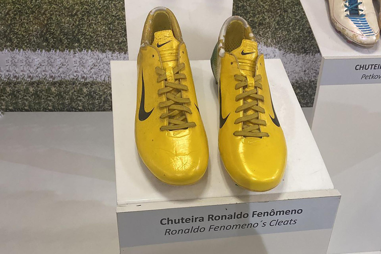 Private Maracanã Tour: Museum, Locker Rooms & Sacred Pitch