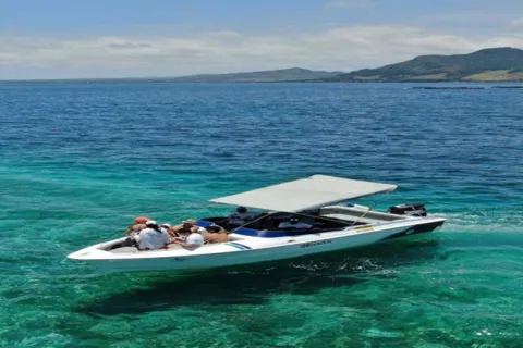 Bateau rapide des 5 îles avec plongée en apnée sur les tortues de mer + déjeuner et boisson