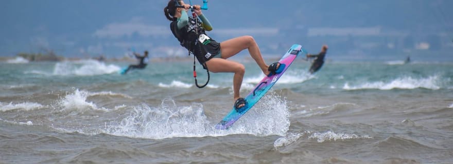 Nafpaktos : expérience privée de kitesurf avec un instructeur