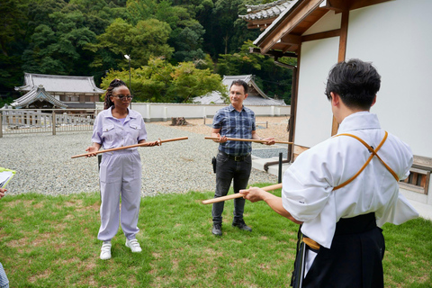 Osaka: Tour privado de esgrima - Entrenado por un gran maestro