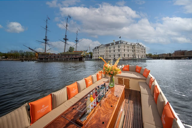 Amsterdam: Open-Boat-Kreuzfahrt mit Unlimited Drinks Option