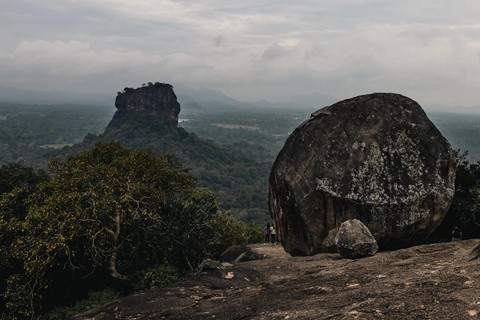 Colombo: a la Roca de Pidurangala y Excursión al Pueblo con Safari